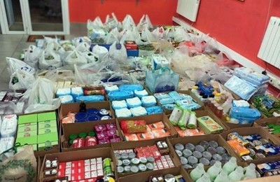 /media/noticias/fotos/pr/2020/12/06/la-campana-solidaria-de-alimentos-organizada-por-psoe-majadahonda-consigue-recaudar-mas-de-5000-productos-para-familias-necesitadas_thumb.jpg